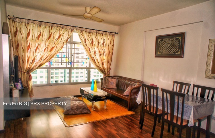 Woodlands Crescent thumbnail photo